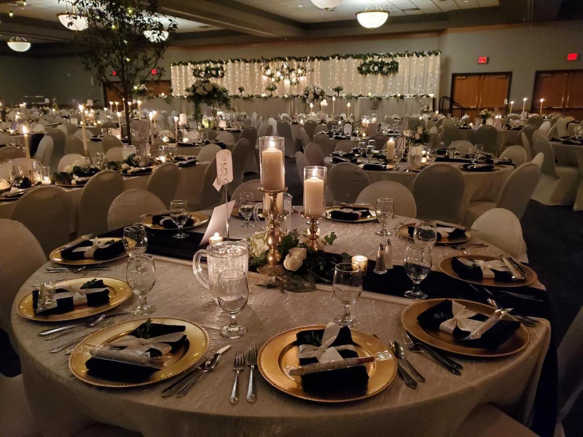 Crossroads Hotel And Huron Event Center מראה חיצוני תמונה