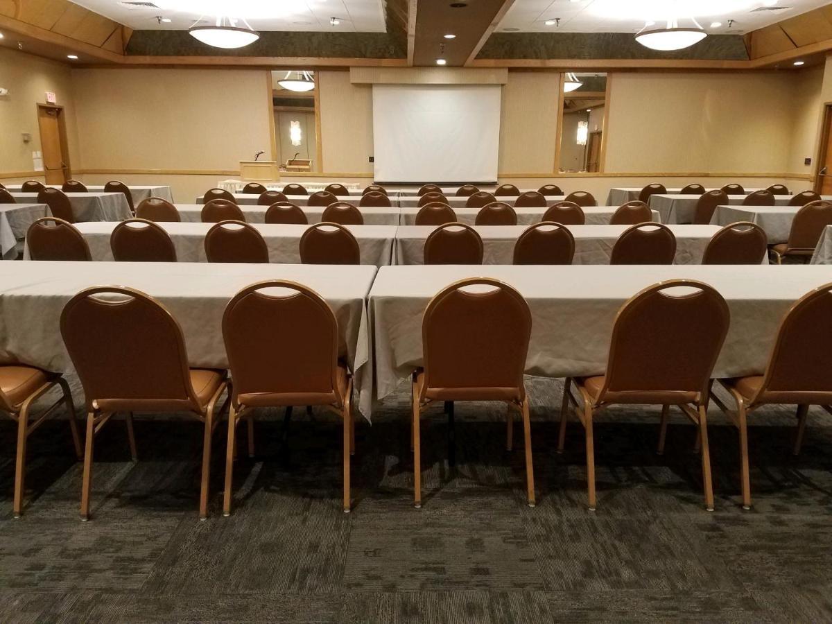 Crossroads Hotel And Huron Event Center מראה חיצוני תמונה