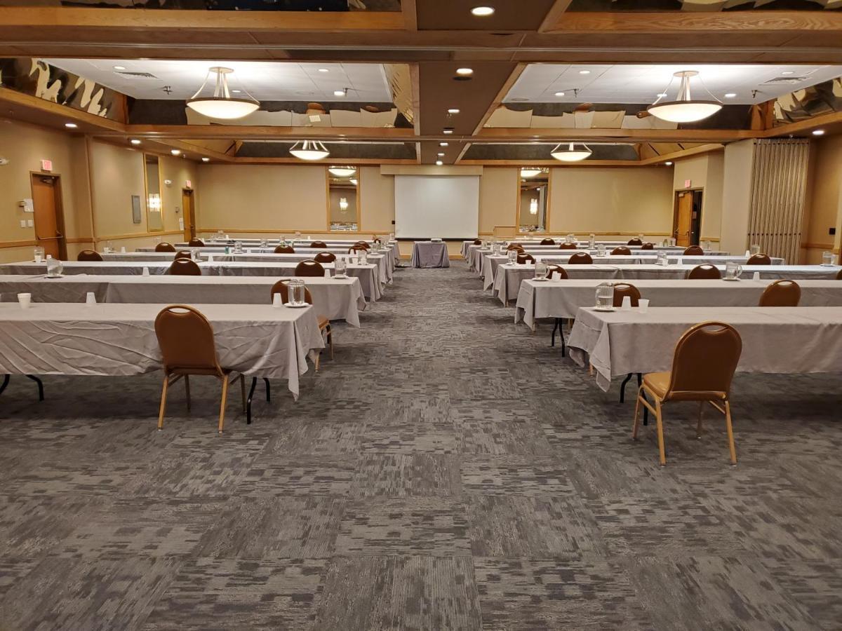 Crossroads Hotel And Huron Event Center מראה חיצוני תמונה