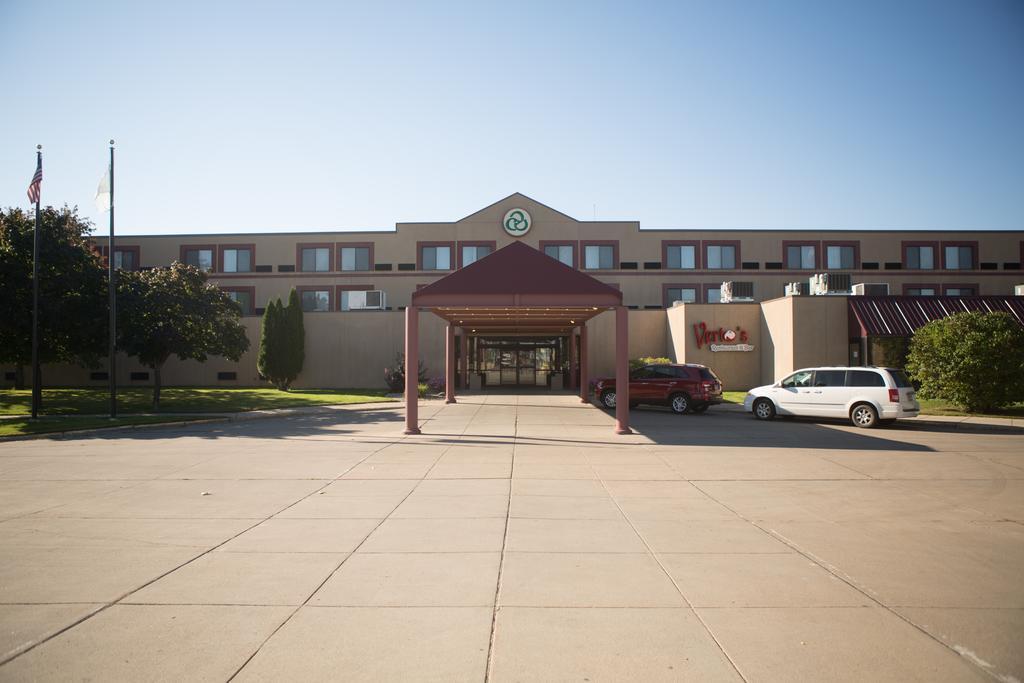 Crossroads Hotel And Huron Event Center מראה חיצוני תמונה
