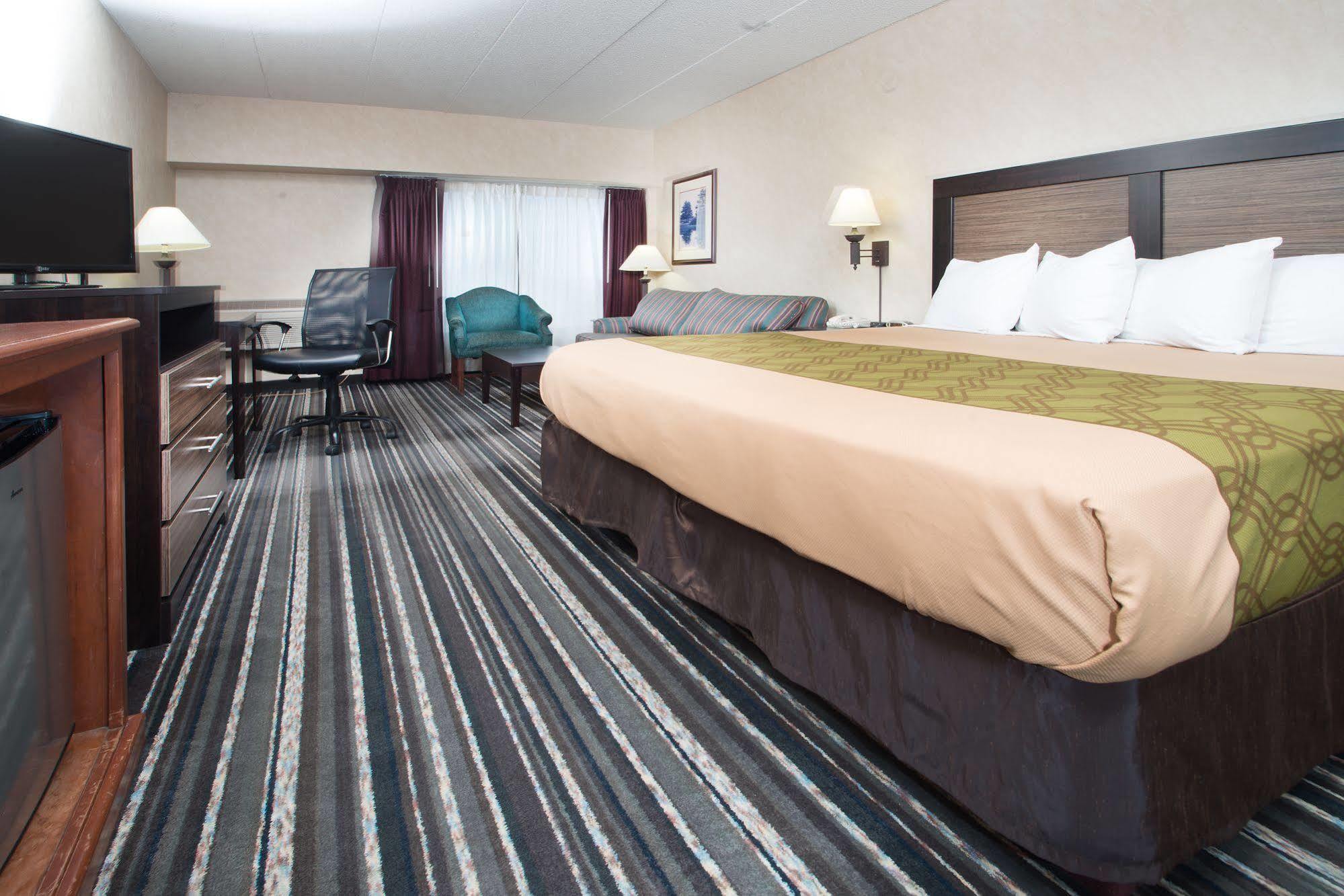 Crossroads Hotel And Huron Event Center מראה חיצוני תמונה